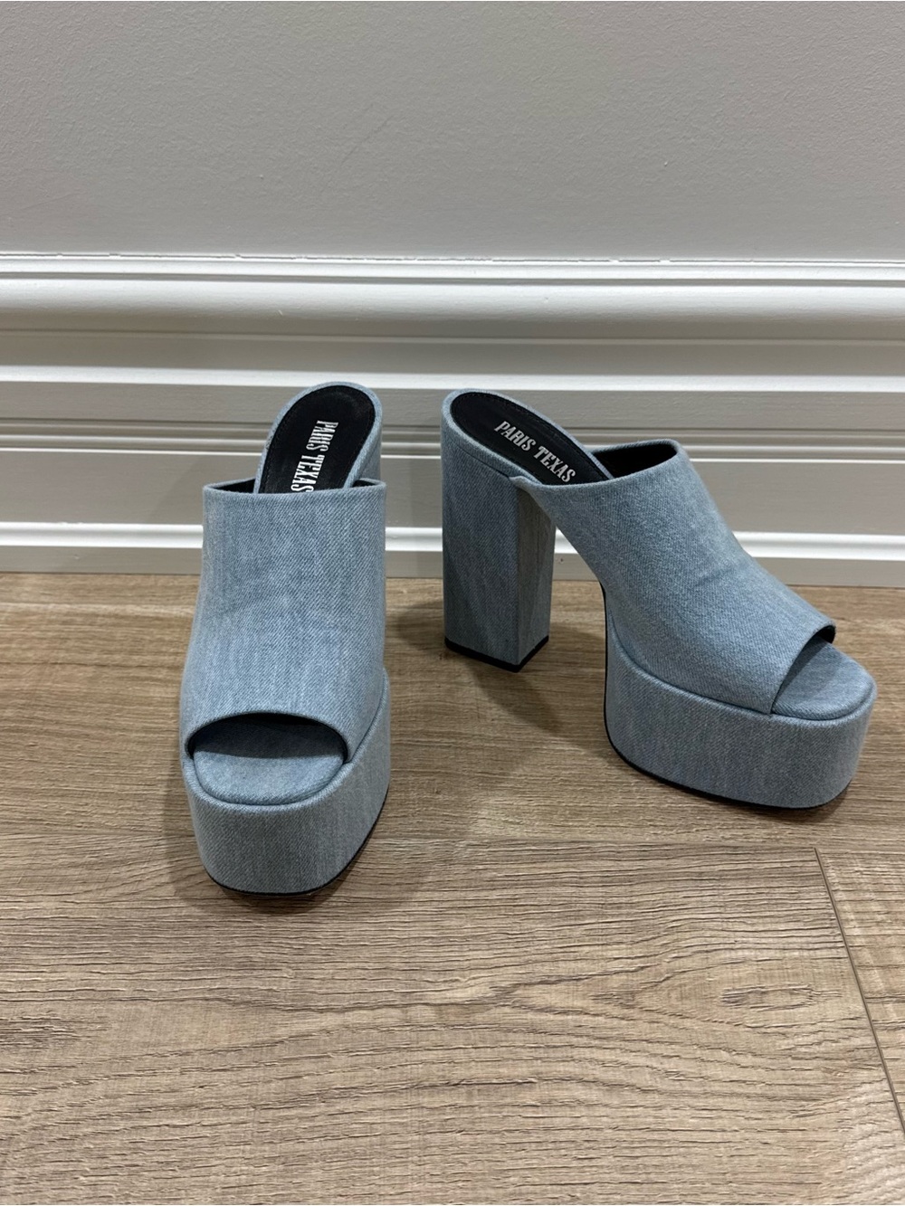 PARIS TEXAS Sasha light blue medium wash denim platform mules size 39 open toe
